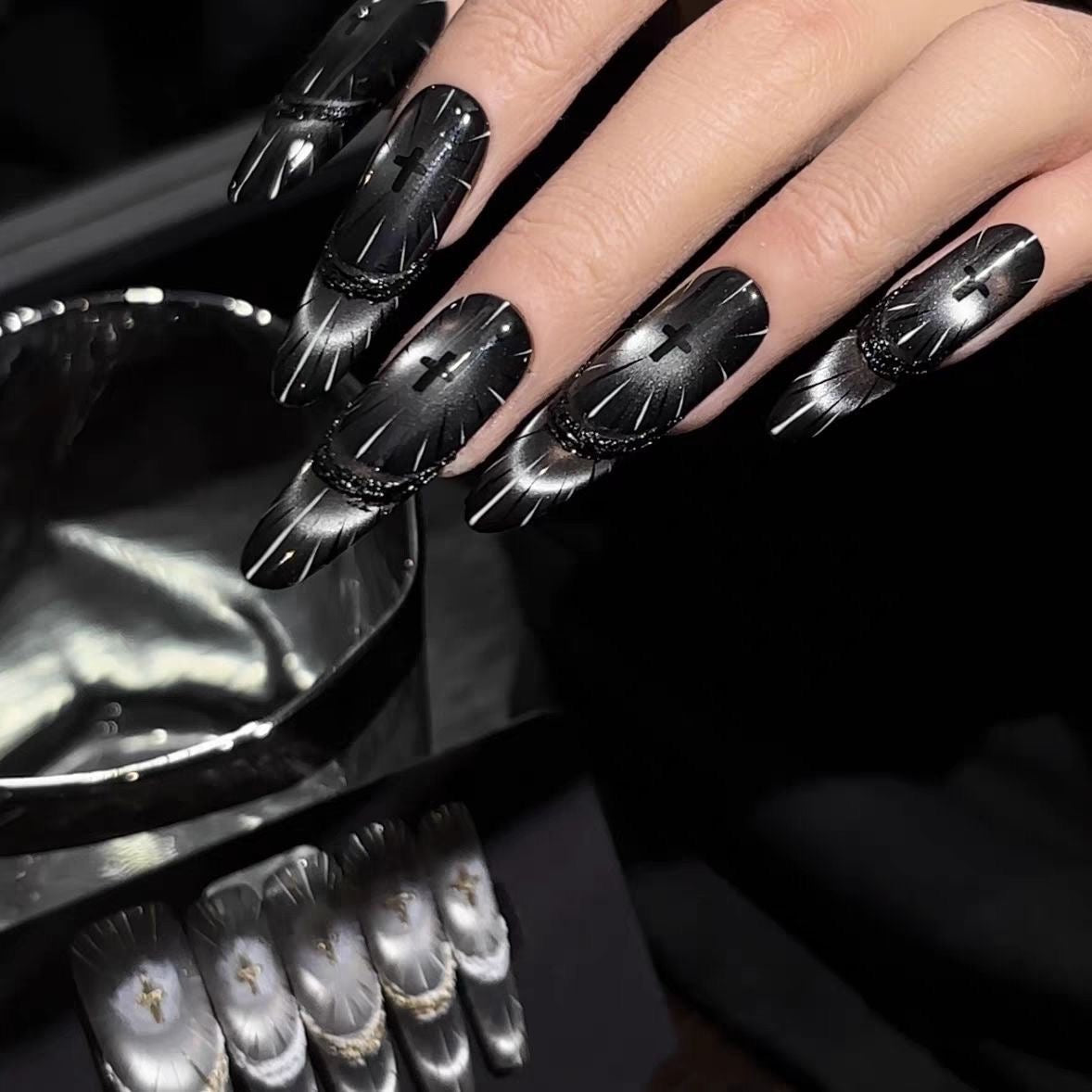 Black and Whıte Cross Nail Set